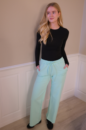 Pantalones de chándal de ancho - verde polvoriento