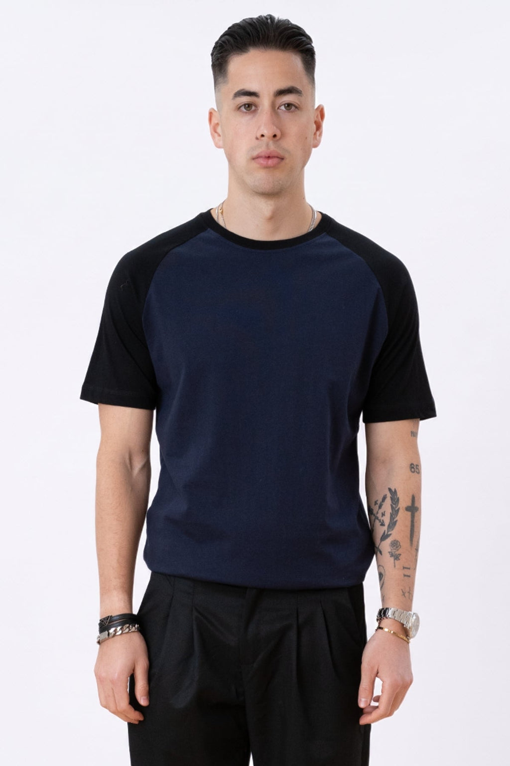Camiseta básica de Raglan-Navy Black