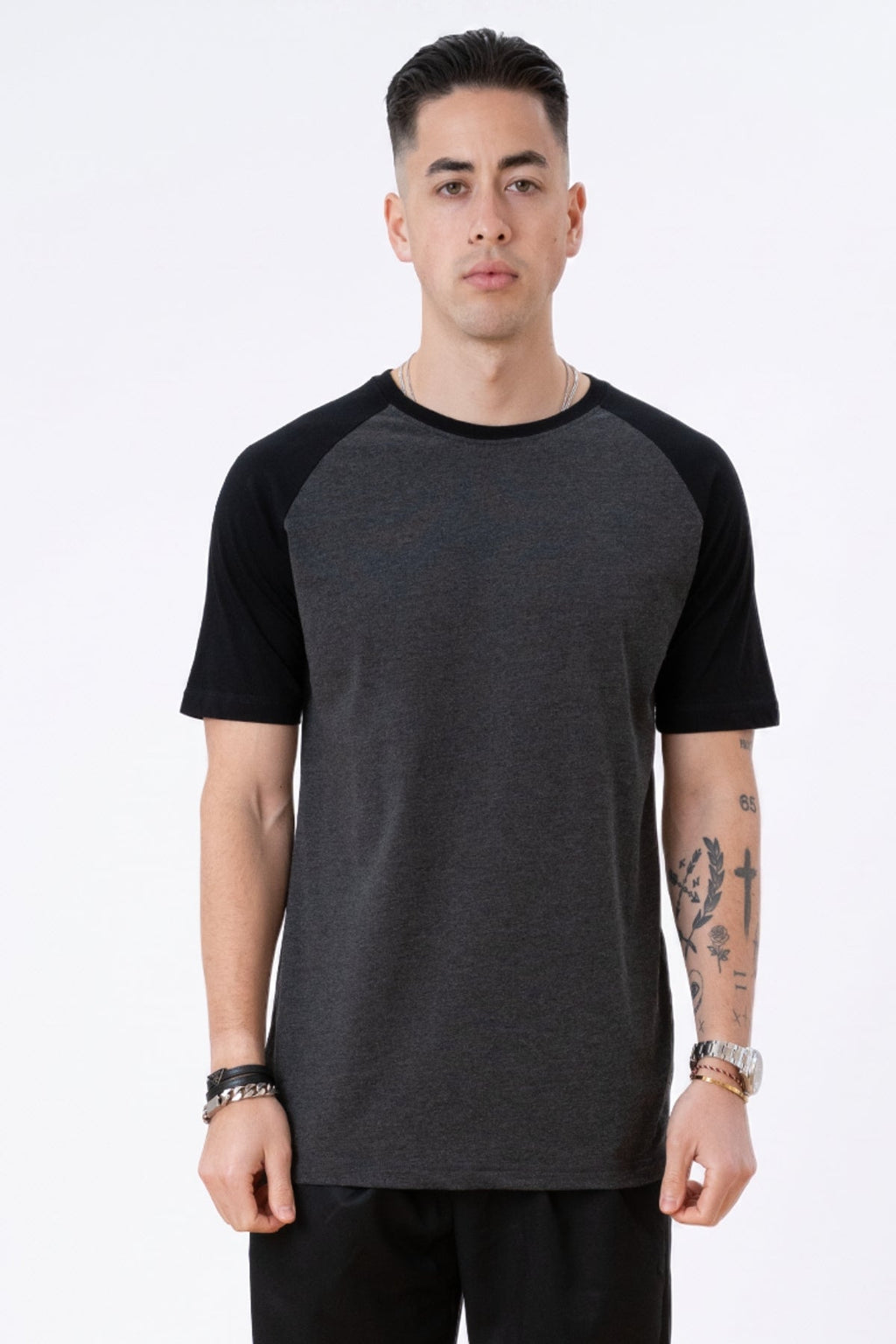Camiseta básica de Raglan-Black-Dark Grey