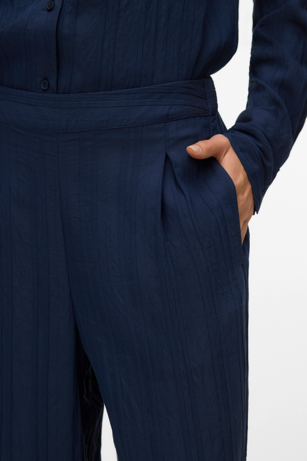 Pantalón recto irine - blazer azul marino