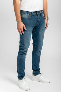 Los jeans de rendimiento originales (delgados) - mezclilla azul medio