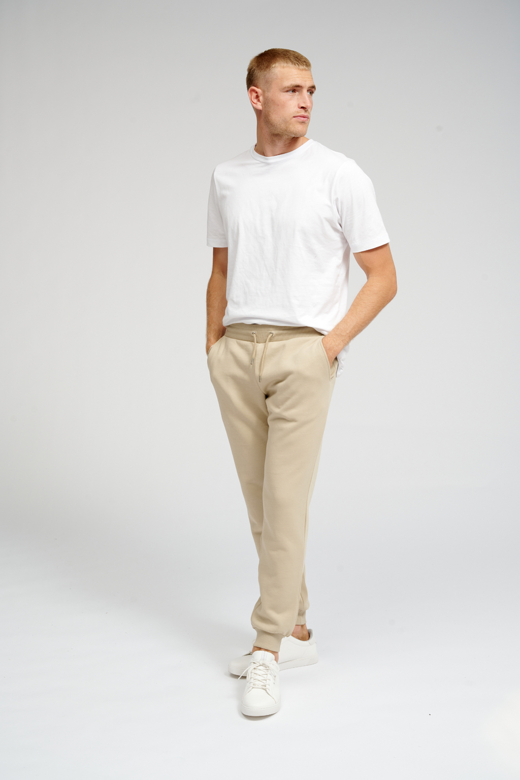 Pantalones de chándal básicos - beige oscuro