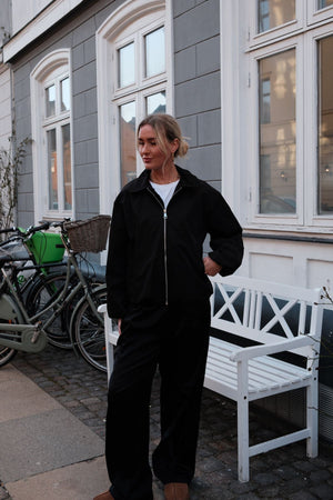 Ines Short Jacket - Black