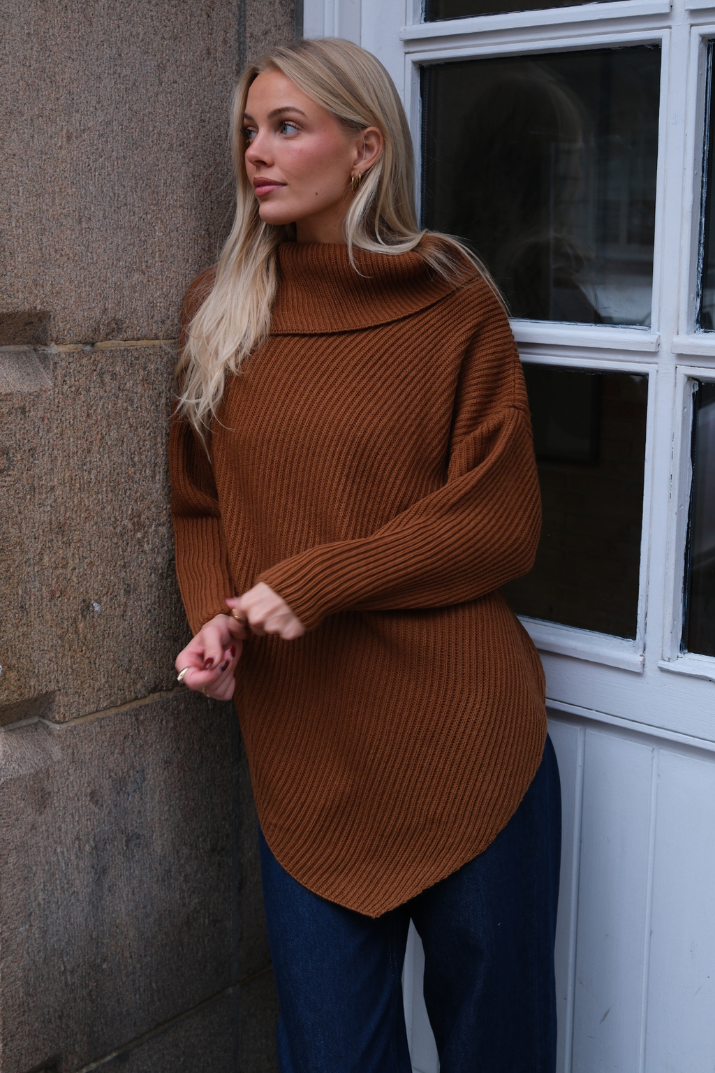 Lya High Neck Knit - Marrón