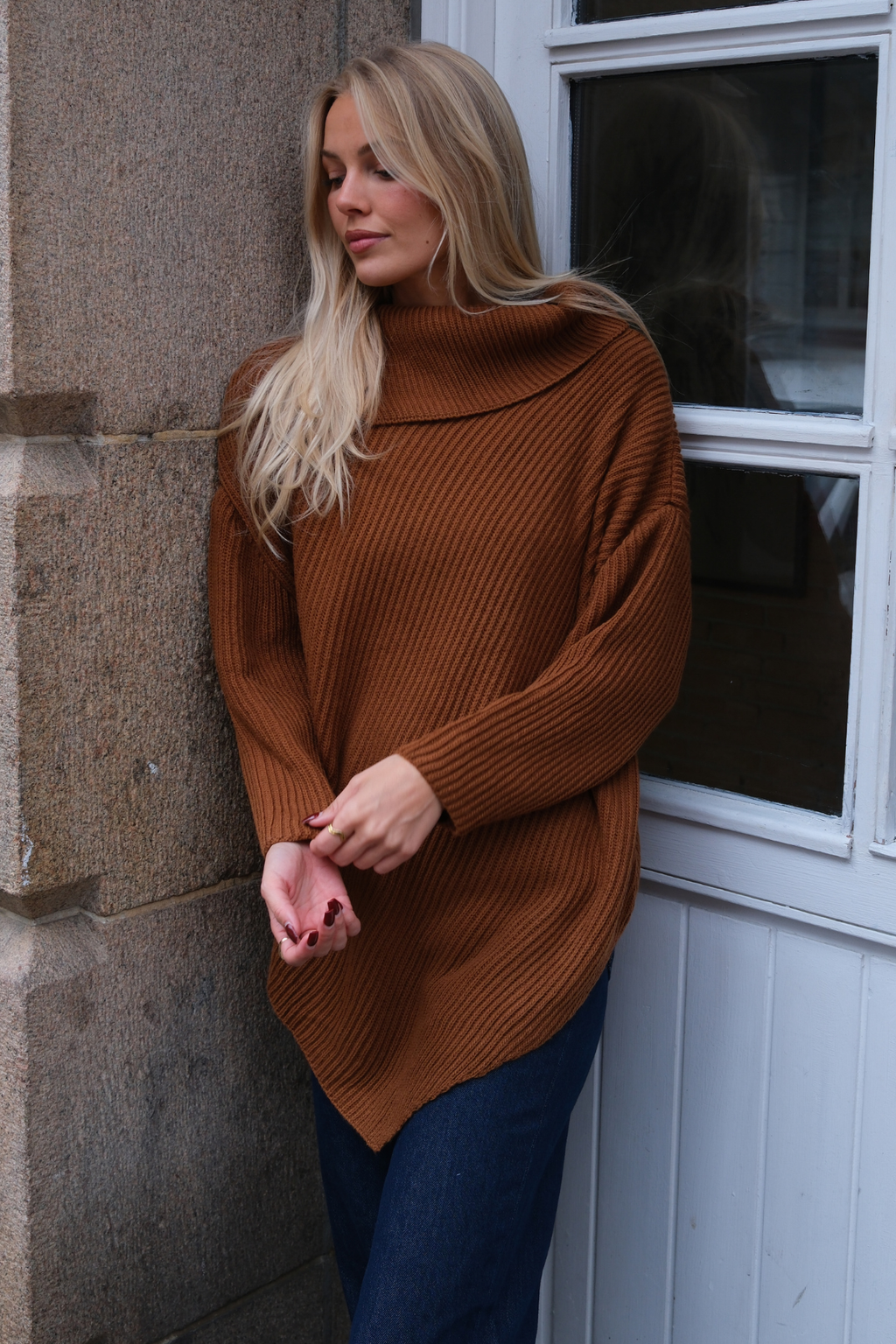 Lya High Neck Knit - Marrón