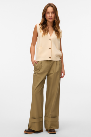 Chaleco de botón con cuello en V saba - abedul