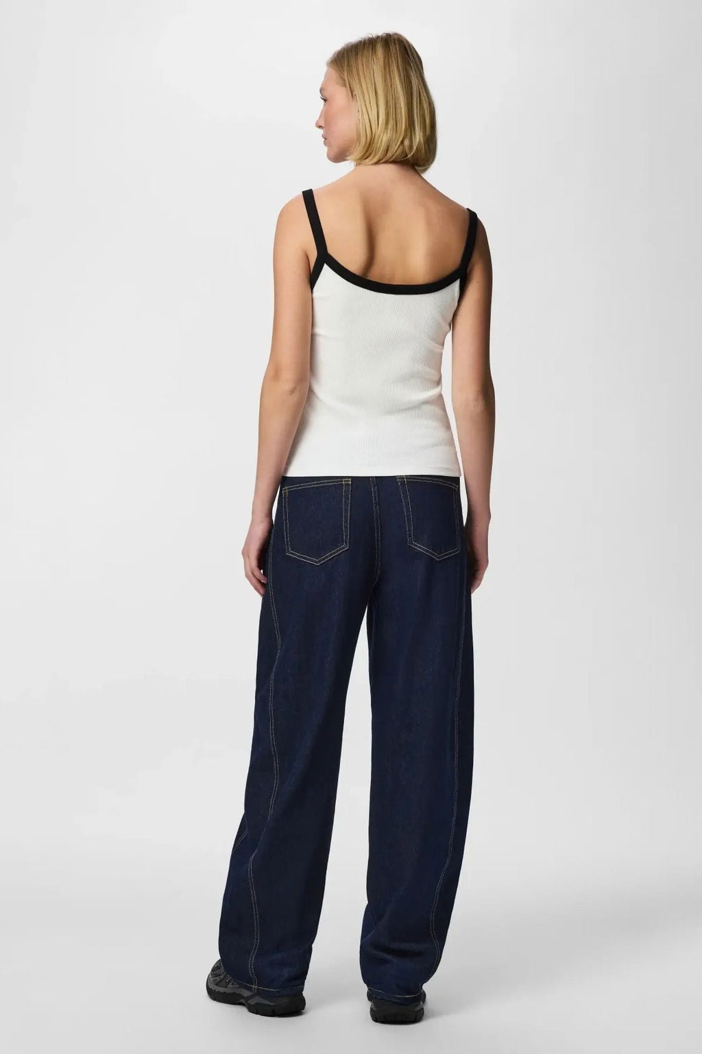 Top con tirantes May - Blanco brillante-Negro