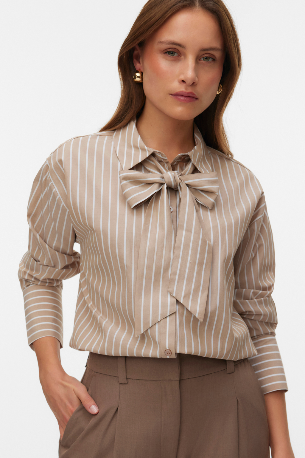 Camisa con lazo Islunn - Visón plateado Blanco nieve