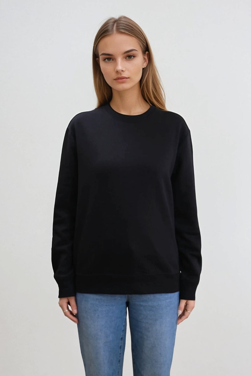 Essential Crewneck - Black