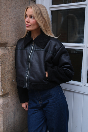 Chaqueta de piel de ojo de Daisy - Negro/Negro