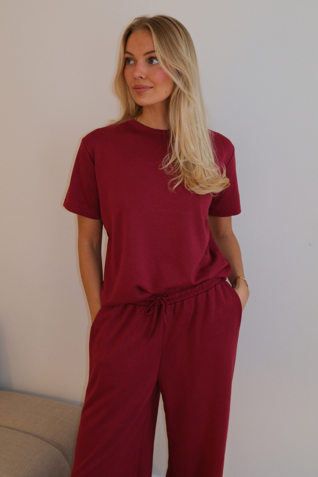 Camiseta Leah Loose - Borgoña