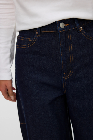 Vaqueros Kaitlin Wide Barrel - Denim azul oscuro