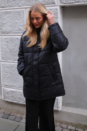 Long Puffer Jacket - Black