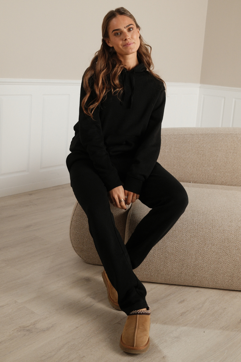 Sudadera con capucha Essential para mujer - Negro