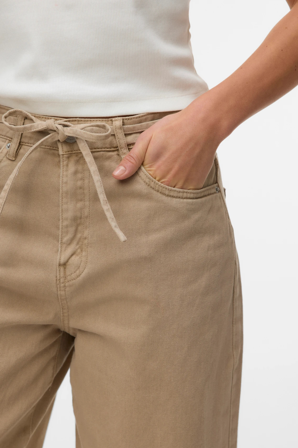 Vaqueros Wien con cinturón ancho - Silver Mink