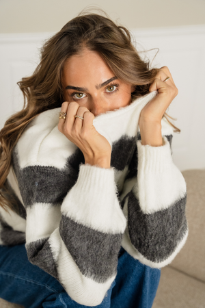 Suéter de punto a rayas de celina - blanco/gris