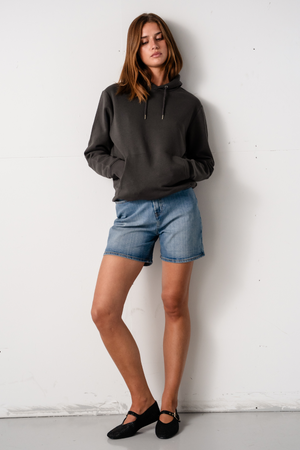 The Original Performance Vaqueros Shorts - Denim Azul Medio (Mujer)