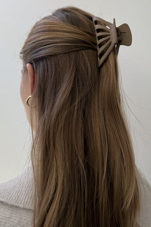 Clip de garras huecas - marrón claro