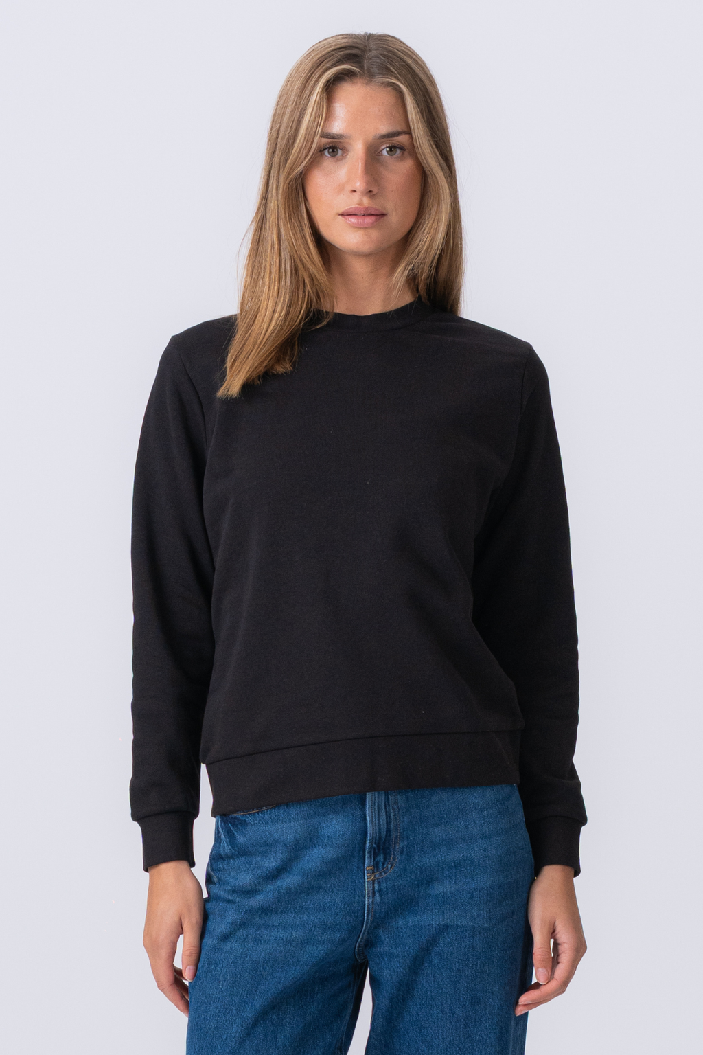 Essential Crewneck - Black
