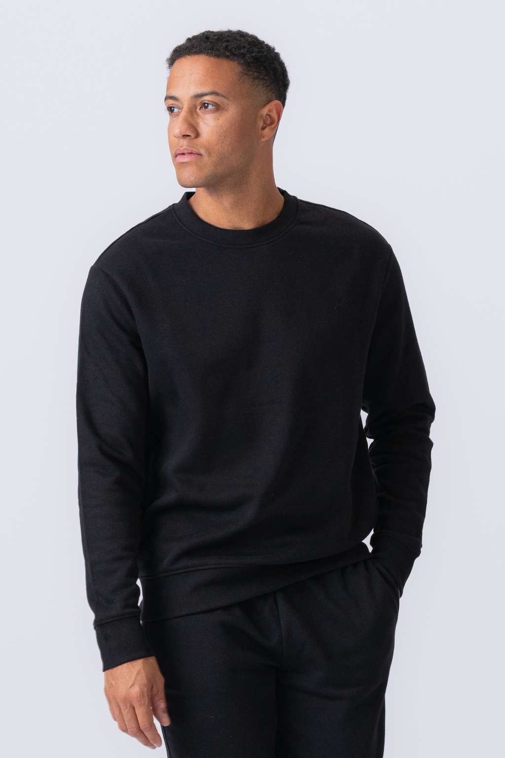 Camiseta esencial con cuello redondo - Negro