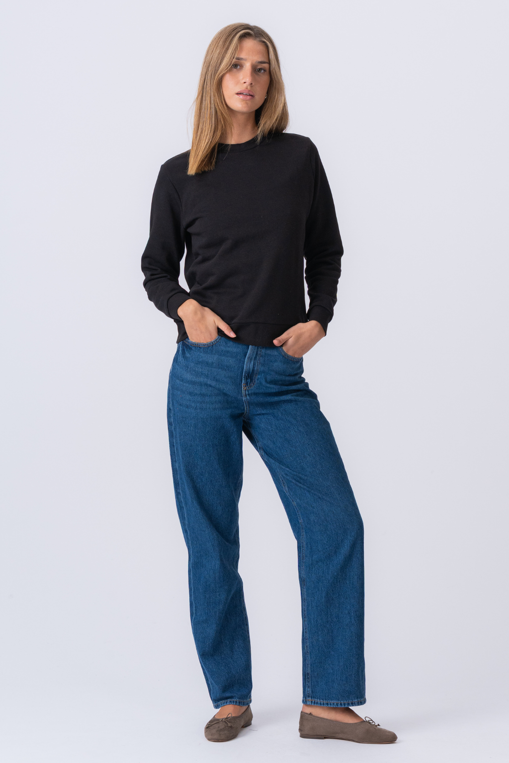 Essential Crewneck - Black