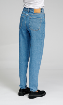 The Original Performance Mom Jeans - Denim azul claro