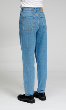 The Original Performance Mom Jeans - Denim azul claro