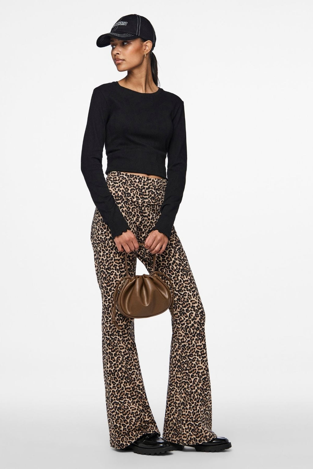 Marie O -Neck Poin Top - Negro