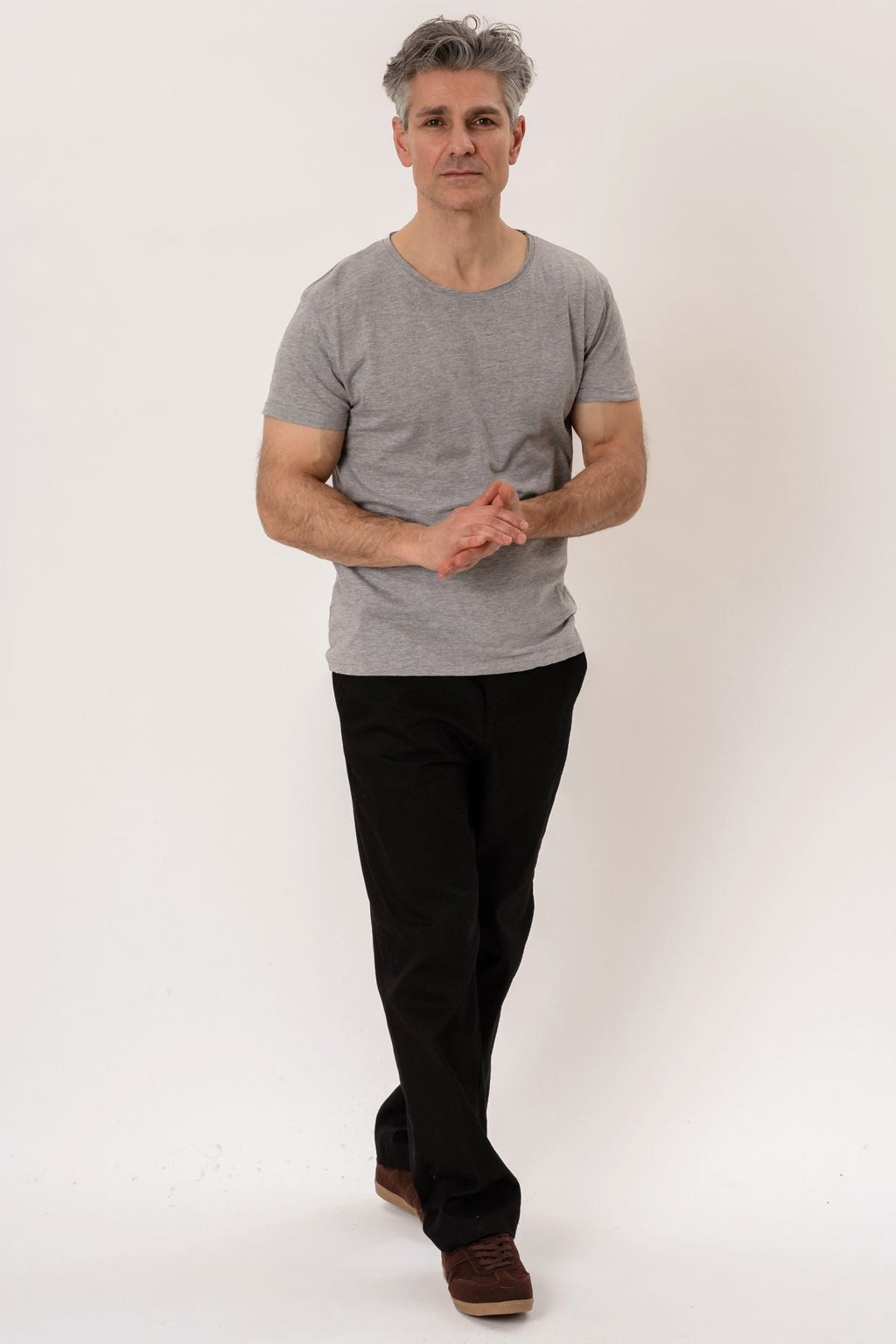 Cuello redondo profundo - gris claro