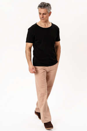 Camiseta con cuello profundo - Negro