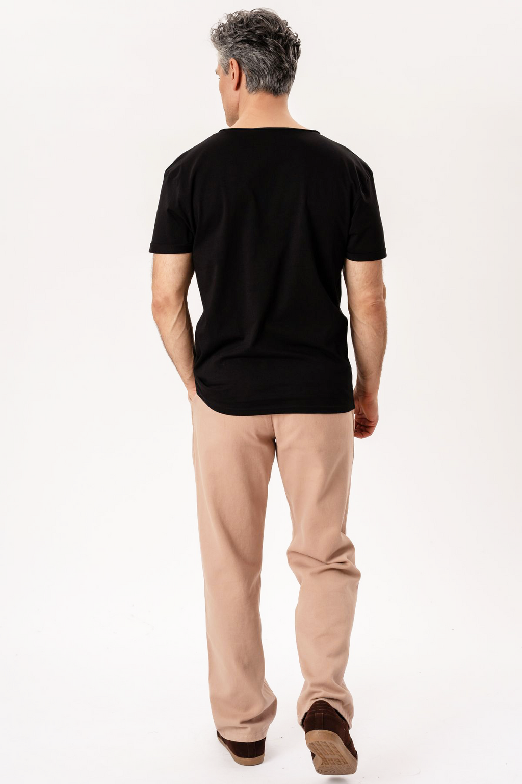 Camiseta con cuello profundo - Negro