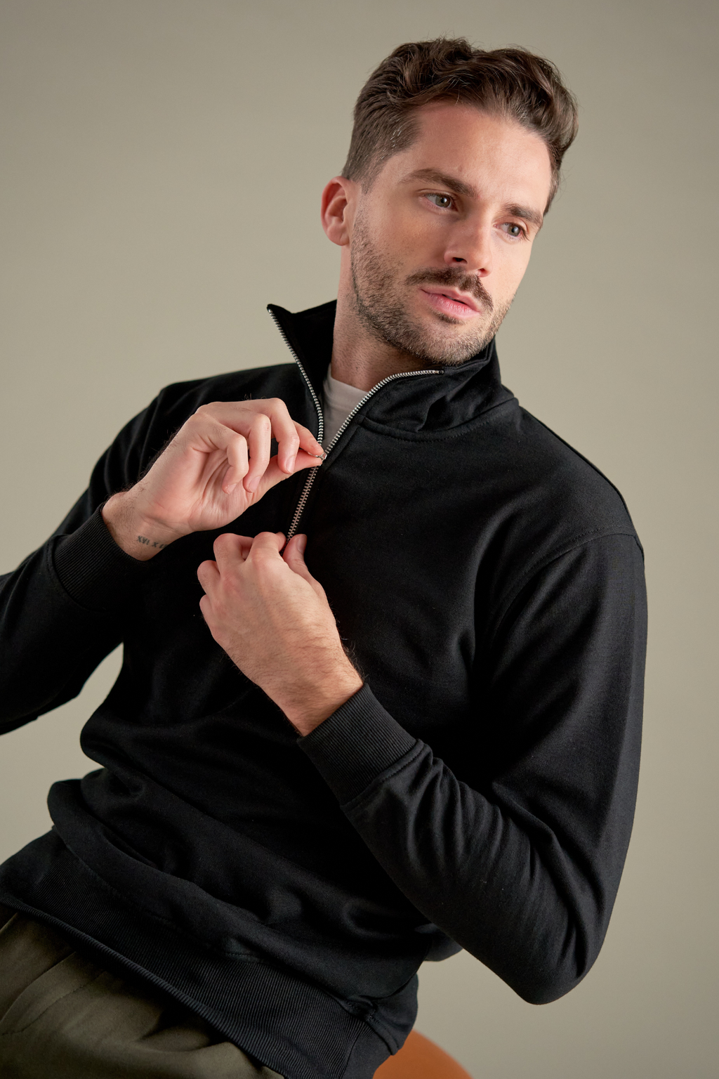 Sudadera media zip - negro