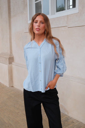 Frida Shirt - Light Blue