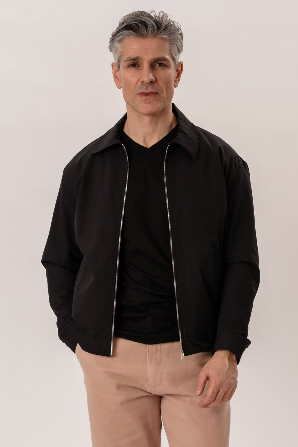 Chaqueta corta con cremallera - Negro