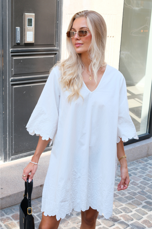 Vestido corto de Kamma - Cloud Dancer