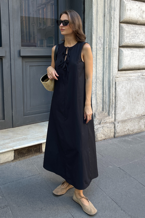 Vestido de corbata de Jenna - Negro
