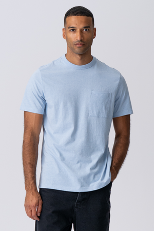 Camiseta con bolsillo - azul claro