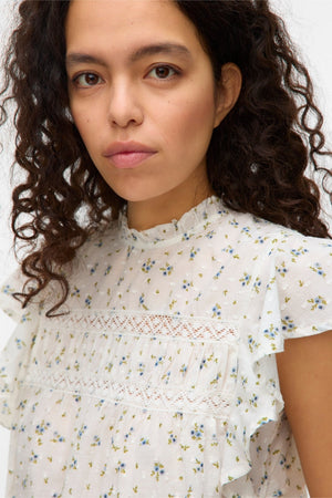 Trine Lace Top - Snow White Maguerite Blue Jasper