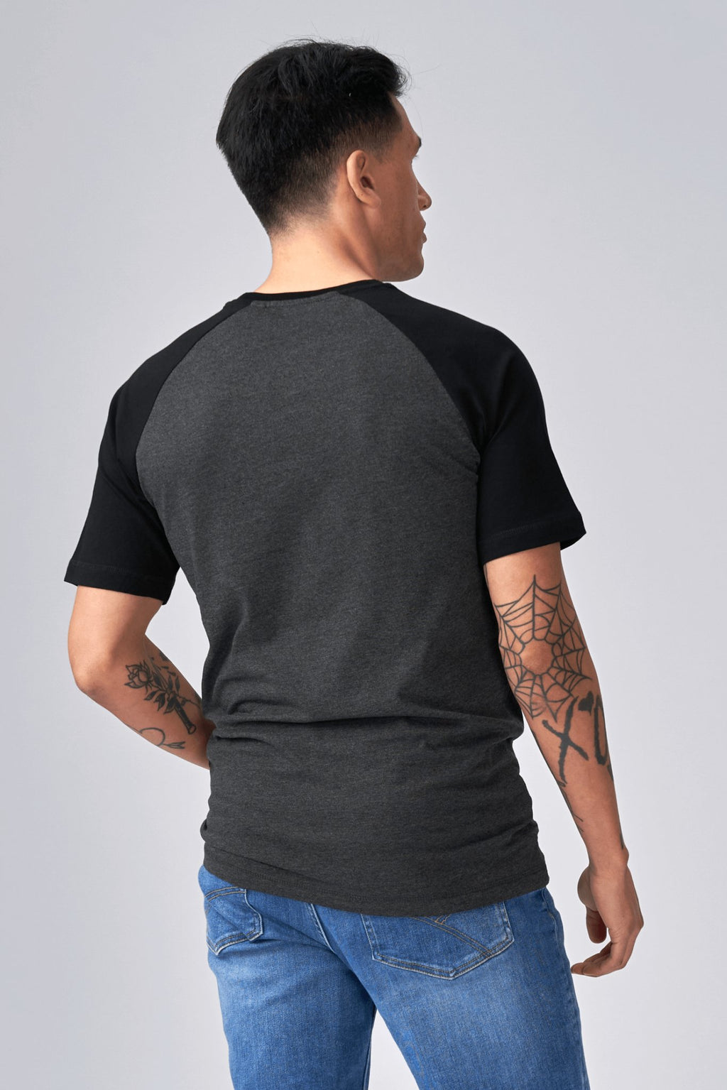 Camiseta básica de Raglan-Black-Dark Grey