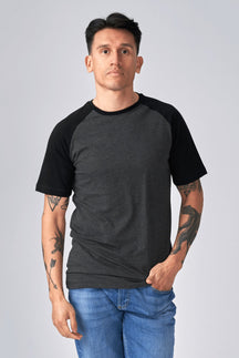 Camiseta básica de Raglan-Black-Dark Grey
