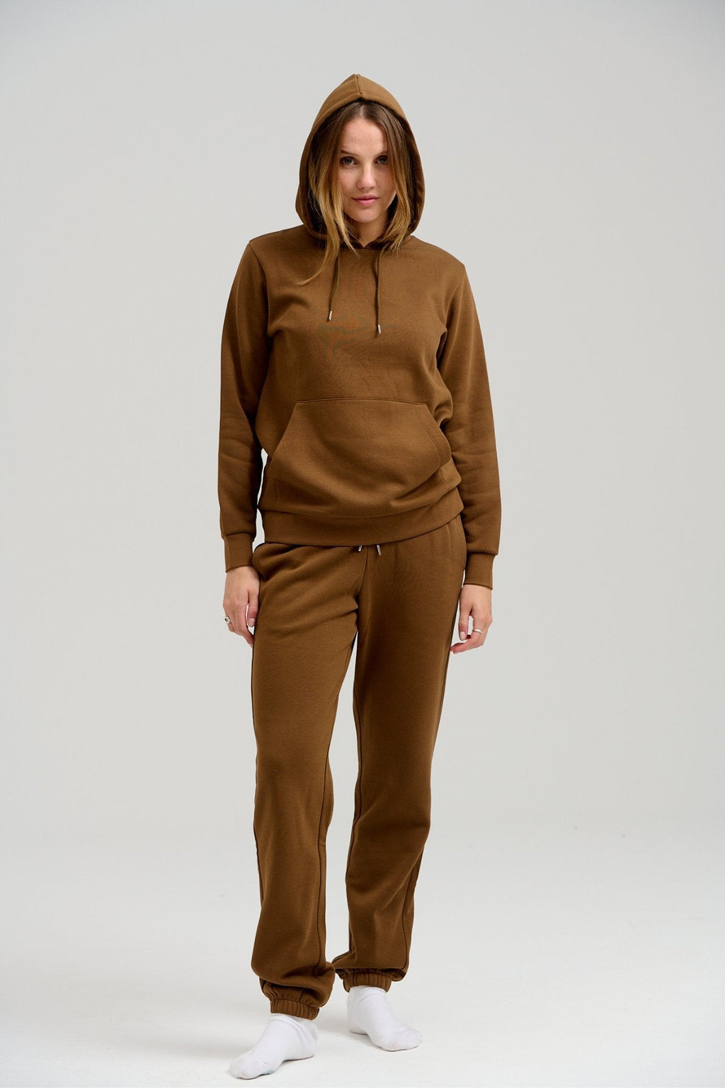 Basic SweatSuit with Soodie (Brown) - Paquete (mujeres)