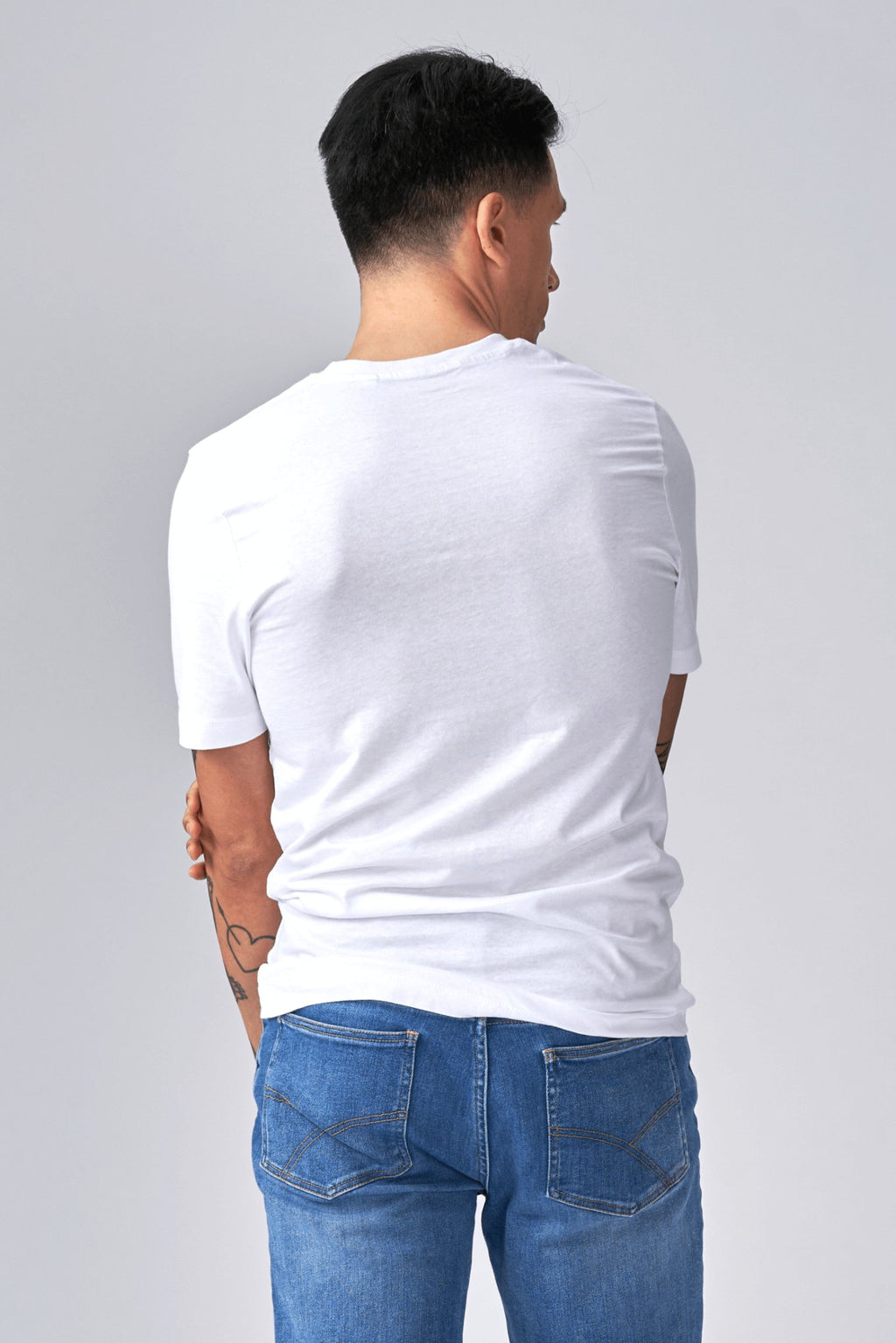 Camiseta básica de Vneck - White