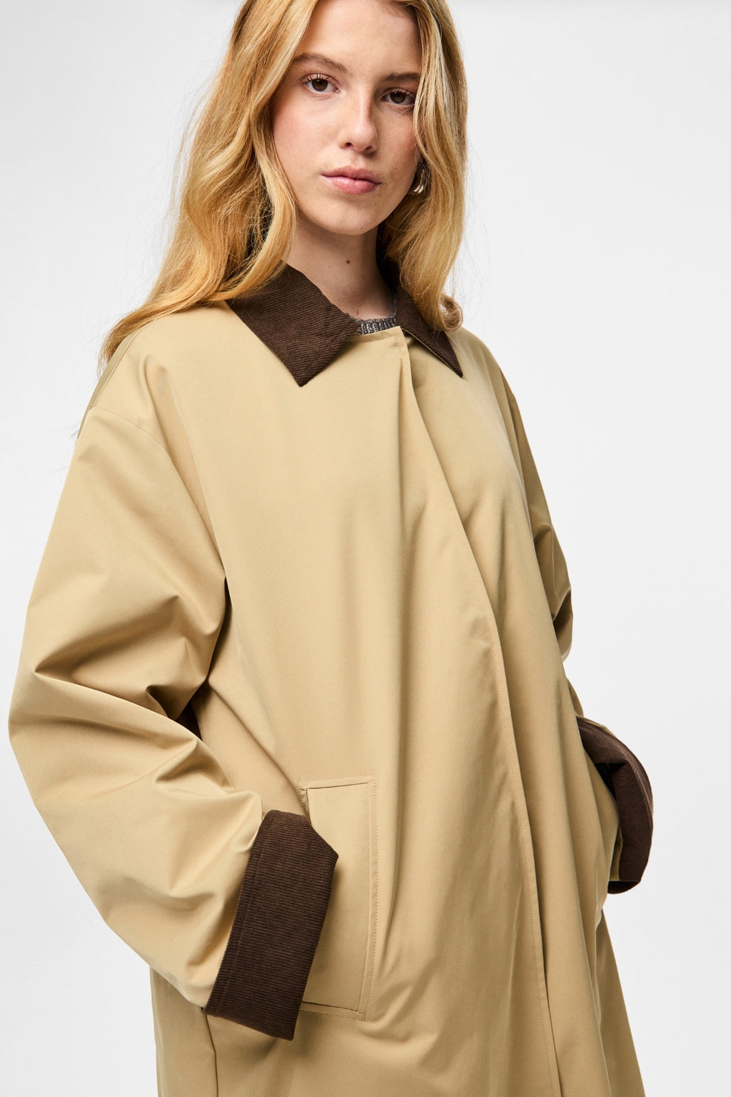 Chaqueta ligera larga Jorma - Travertine Hot Fudge