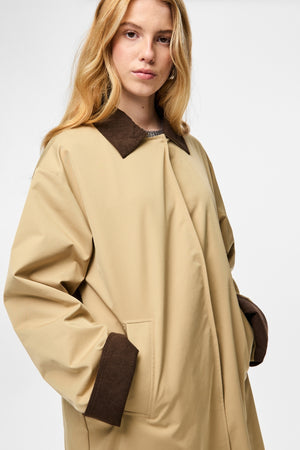 Chaqueta ligera larga Jorma - Travertine Hot Fudge