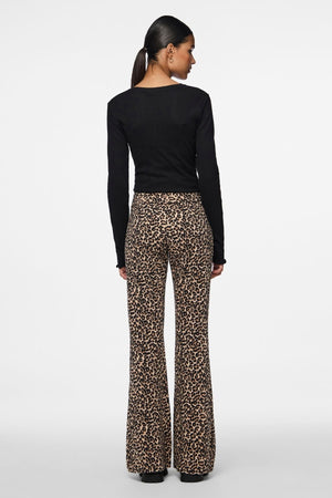 Marie O -Neck Poin Top - Negro