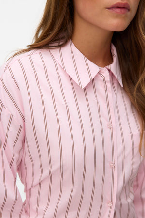 Camisa con cinturón Gina - Rayas Pink-A-Boo: Marrón cacao/Blanco nieve