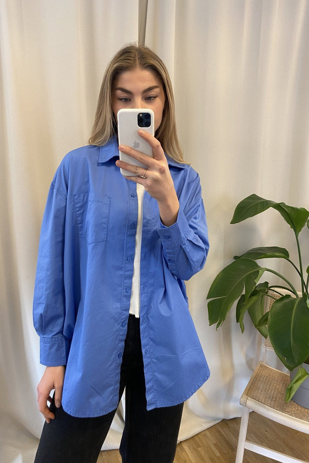 Camisa suelta de Corina - azul marino