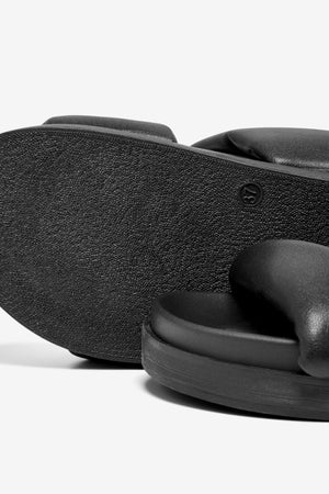 Minnie Sandaler - Negro