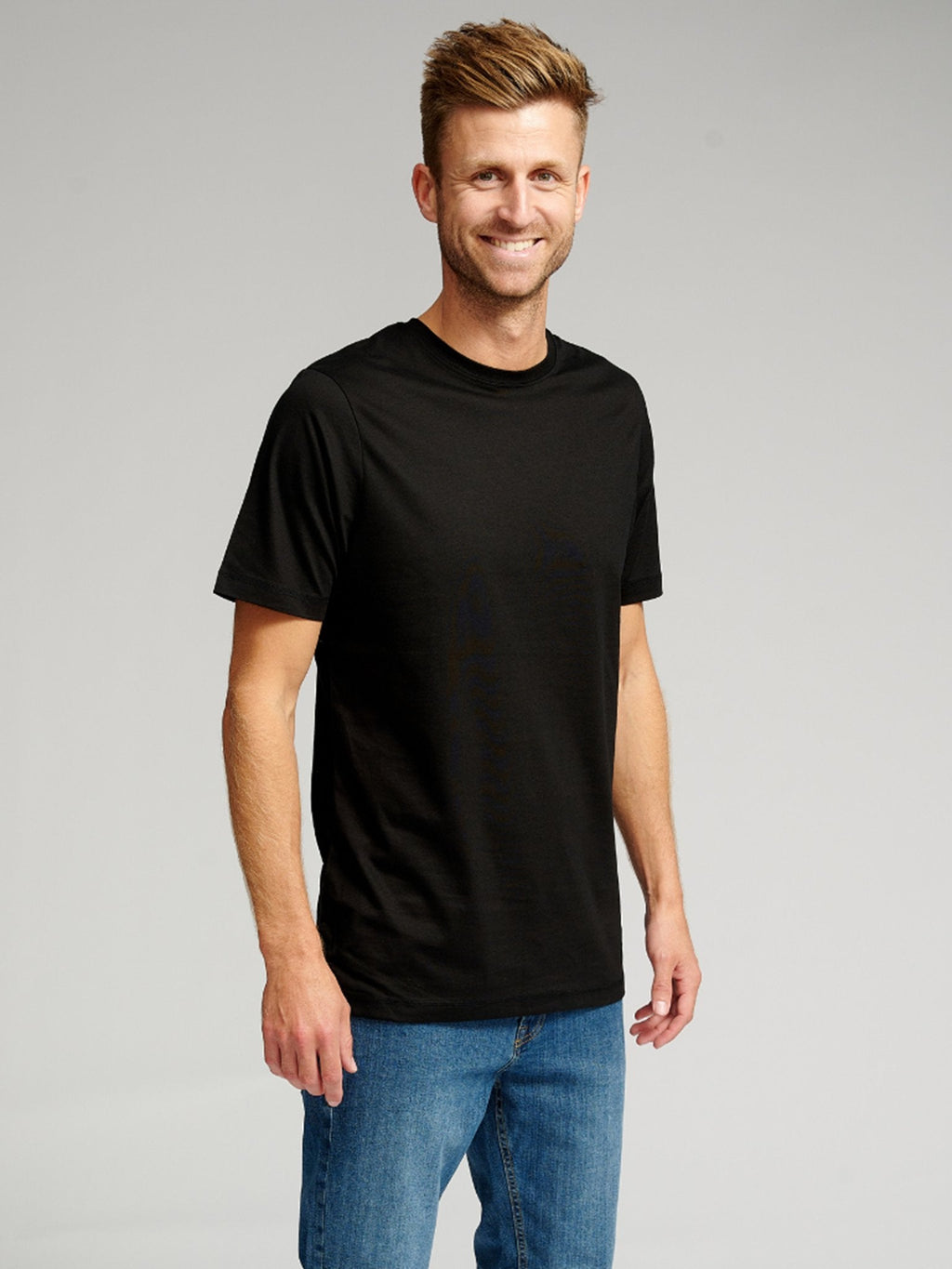 Organic Basic T-shirt - Black (C.D)