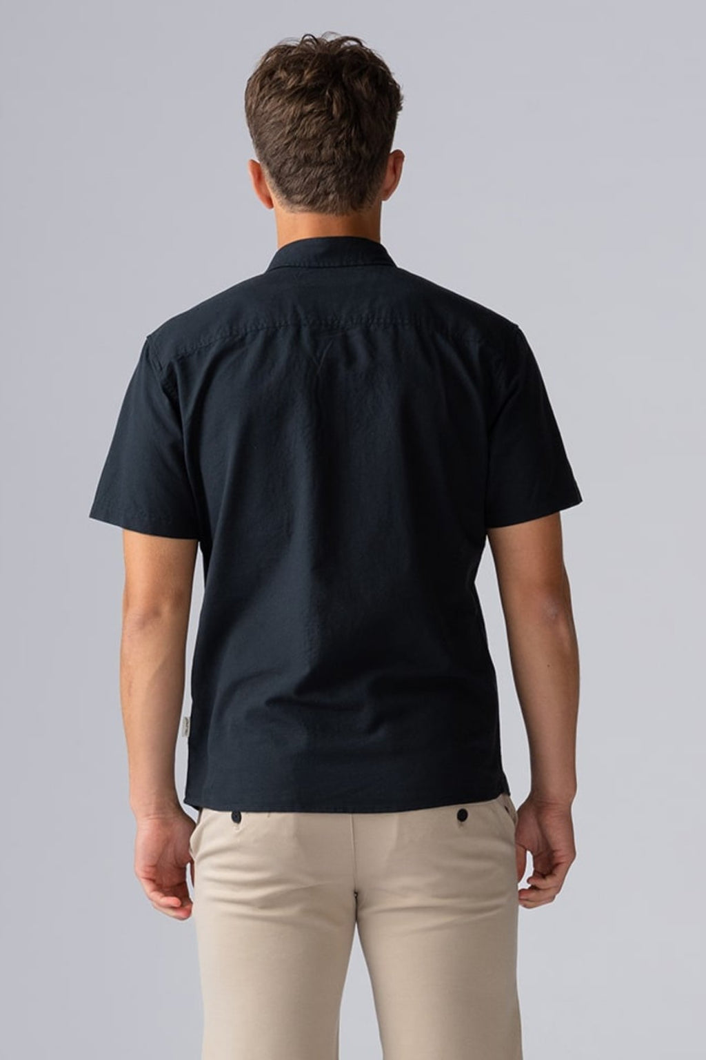 Camisa de Lino de Manga Corta - Negra